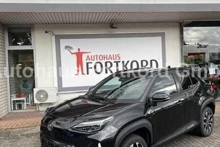 Toyota Yaris Cross 5.980 km 25.990 &euro; Bielefeld 33689