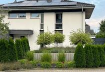 Einfamilienhaus mit großem Grundstück und Garten