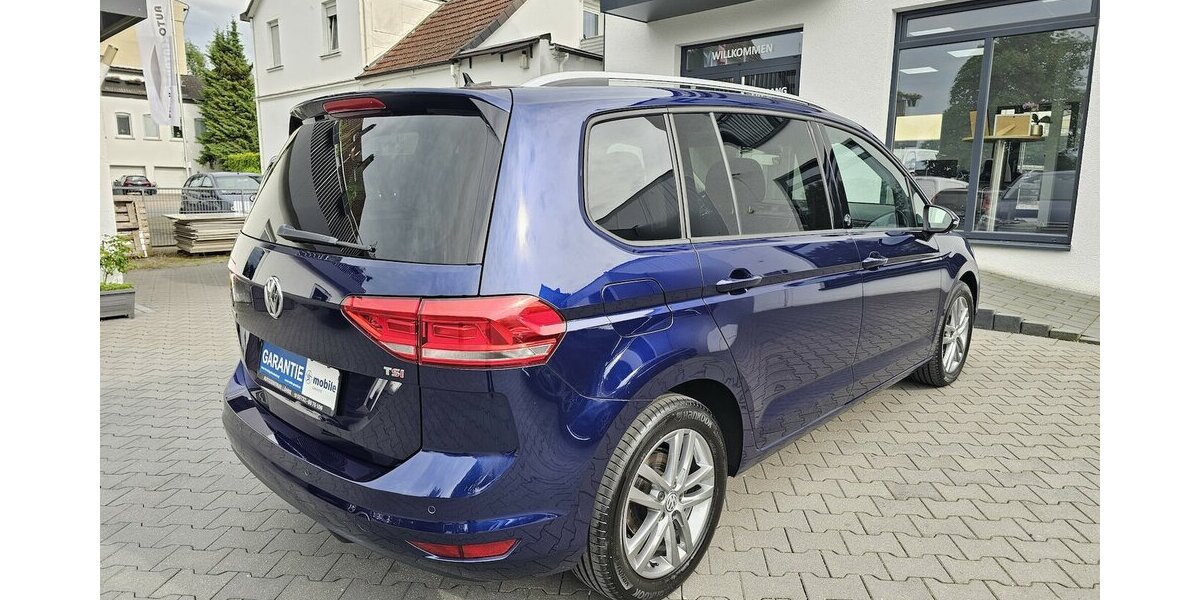 VW Touran 1.4 TSI SOUND NAVI PANO LED AHK 69.950 km 21.490 &euro; Löhne 32584