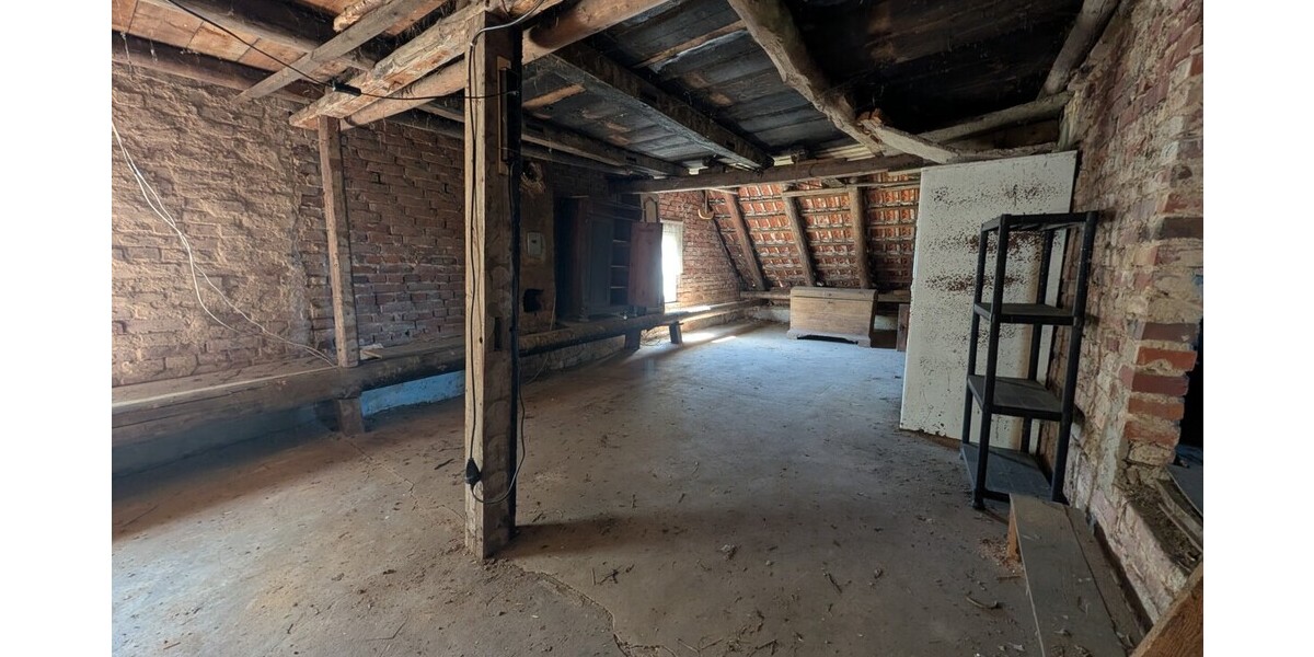 Großes Grundstück in Hüllhorst: Einfamilienhaus mit Potenzial zur Neugestaltung - Einfamilienhaus Hüllhorst | Angebot:26948470