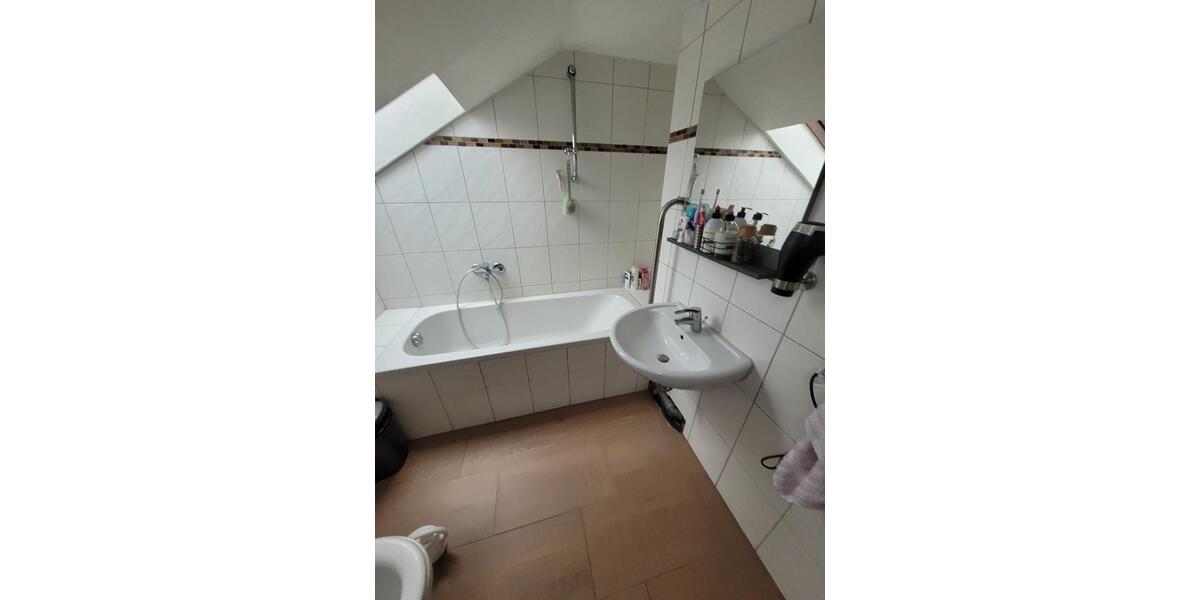 Dachgeschoßwohnung Detmold Hiddesen - 2 Zimmer, 65 m&sup2;, 670&euro; | Angebot:26301739