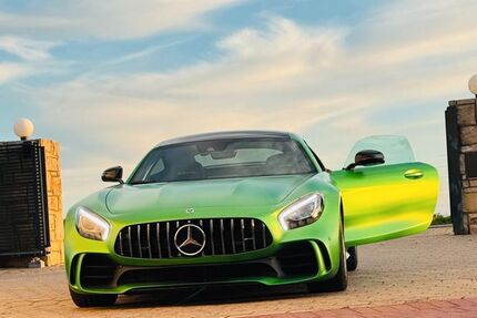 Mercedes AMG GT R