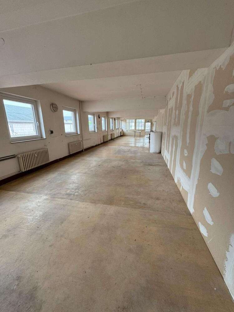 Halle in Steinhagen 660 € 110 m²