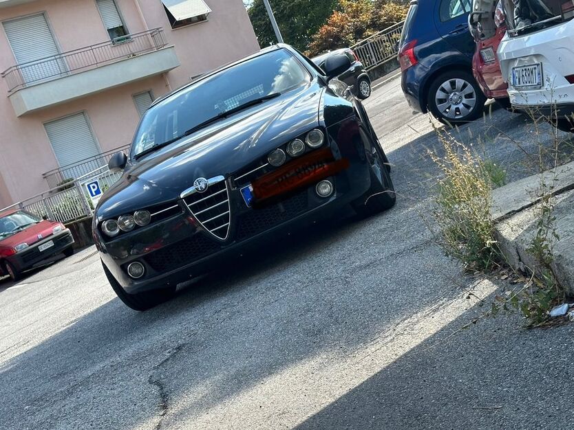 Alfa Romeo 159 331.000 km 2.450 € Bad Rothenfelde 49214
