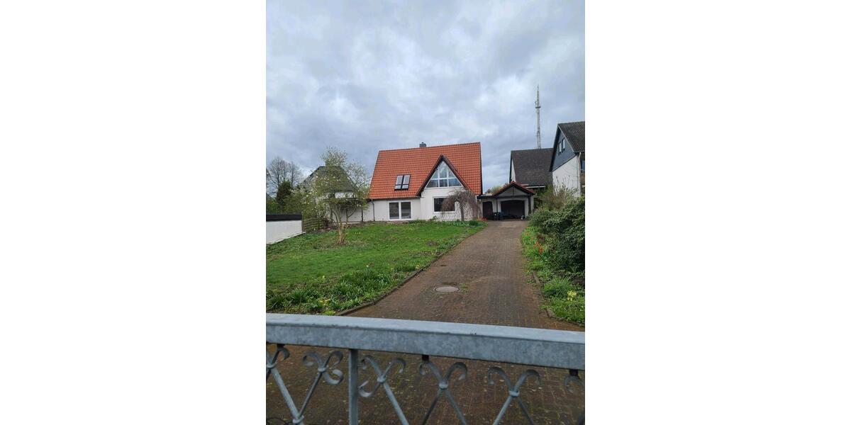 Einfamilienhaus Lemgo - 3 Zimmer, 135 m&sup2;, 1.700&euro; | Angebot:24284339