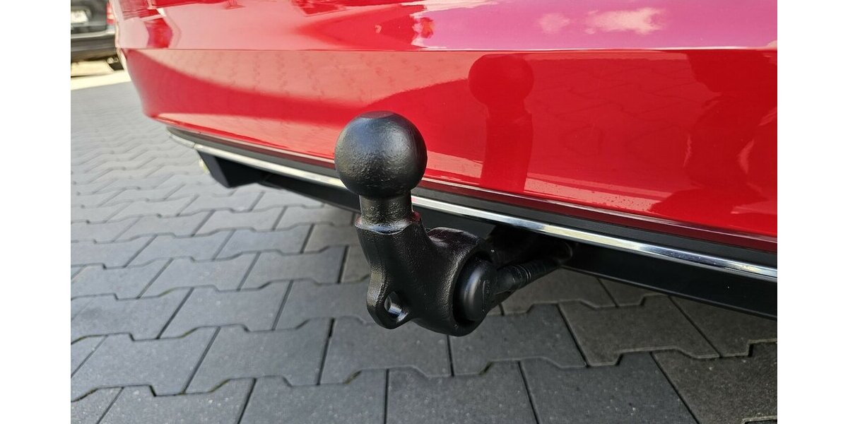 VW Golf Sportsvan 1.5 TSI Highline NAVI LED AHK ACC 128.150 km 15.990 &euro; Löhne 32584