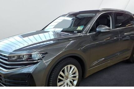 VW Touareg 22.695 km 54.490 &euro; Bielefeld 33689