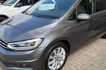 VW Touran 93.000 km 22.999 € Bielefeld 33647