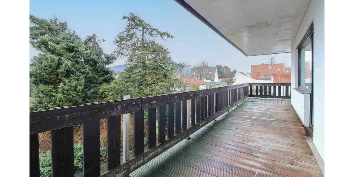 Zentral gelegen: 4,5-Zimmer-Wohnung mit Balkon, Stellplatz & Fußbodenheizung - provisionsfrei 4 zimmer