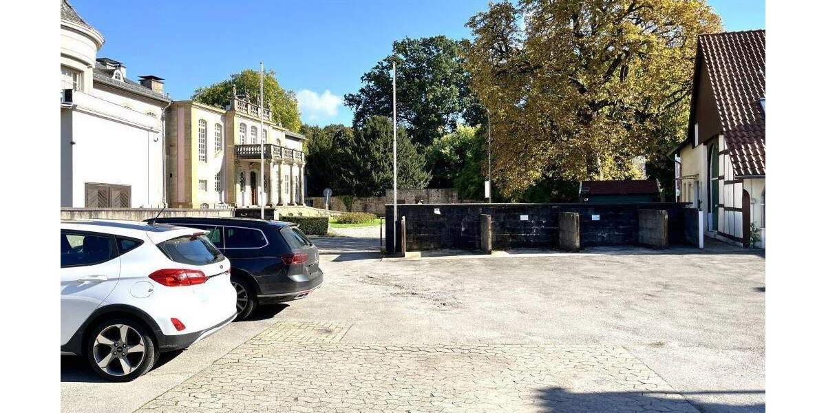 GRUNDSTÜCK MIT HALLEN + GARAGEN! zimmer