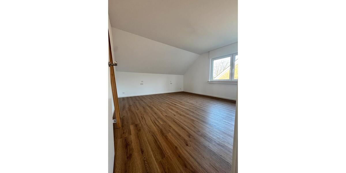 Dachgeschoßwohnung Gütersloh Kattenstroth - 3.5 Zimmer, 120 m&sup2;, 1.150&euro; | Angebot:25417009