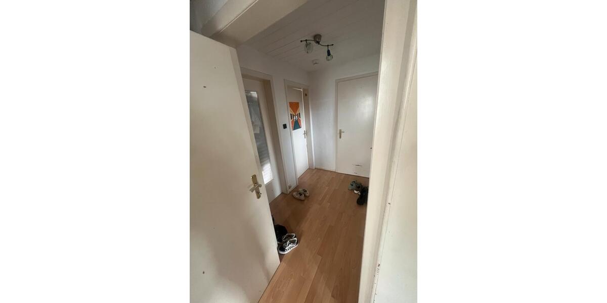 Etagenwohnung Detmold - 1 Zimmer, 2 m&sup2;, 375&euro; | Angebot:26647408