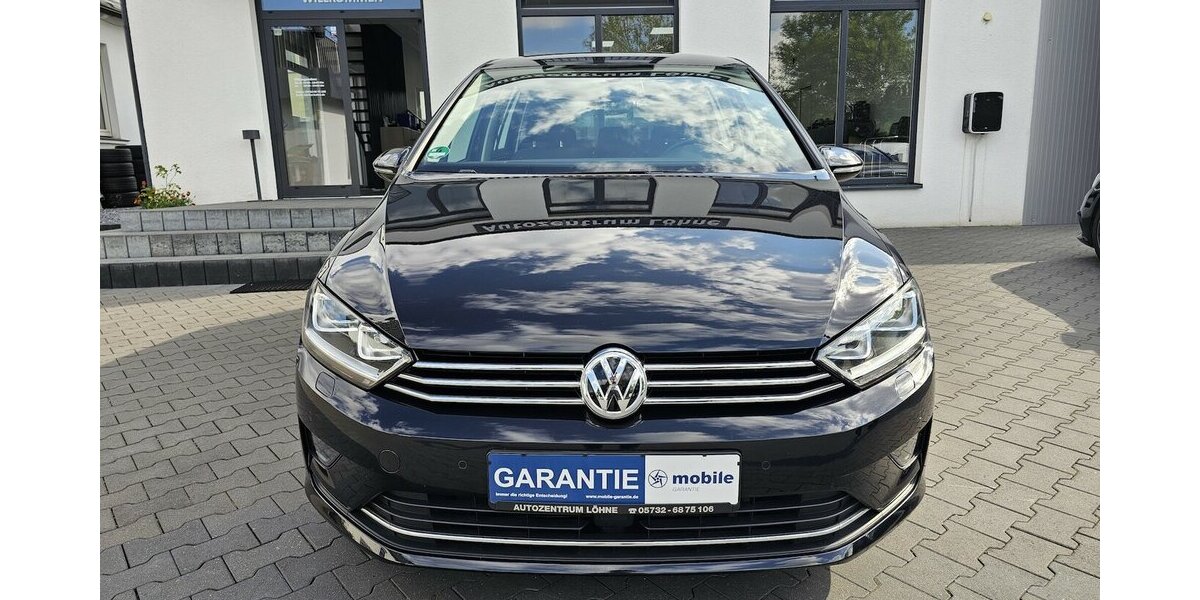 VW Golf Sportsvan 1.4 TSI Highline LEDER NAVI AHK 105.050 km 12.990 &euro; Löhne 32584