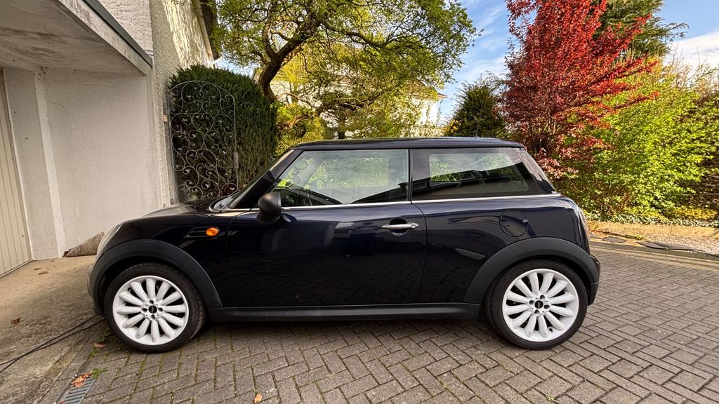 Mini ONE 180.000 km 4.900 &euro; Lage 32791
