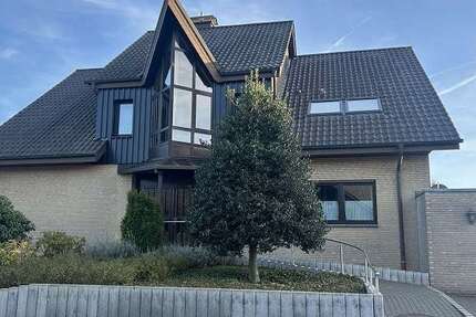 Haus zum Kaufen in Hövelhof 769.000 € 301 m² 9 zimmer