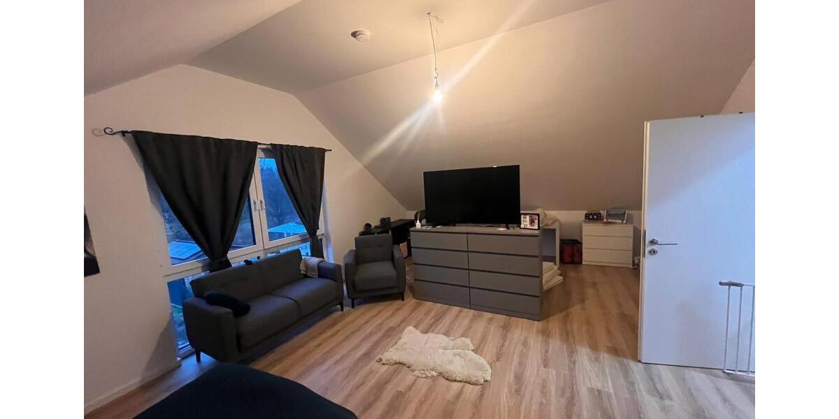 Doppelhaushälfte zum 01.03.2026 frei. 5 zimmer