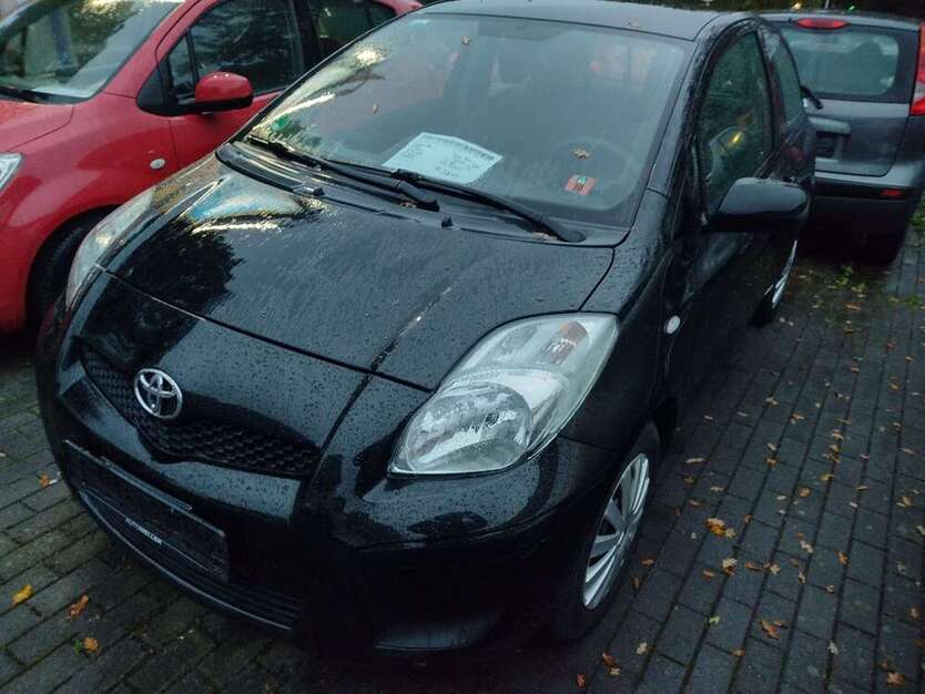 Toyota Yaris 124.067 km 3.399 € Hiddenhausen 32120