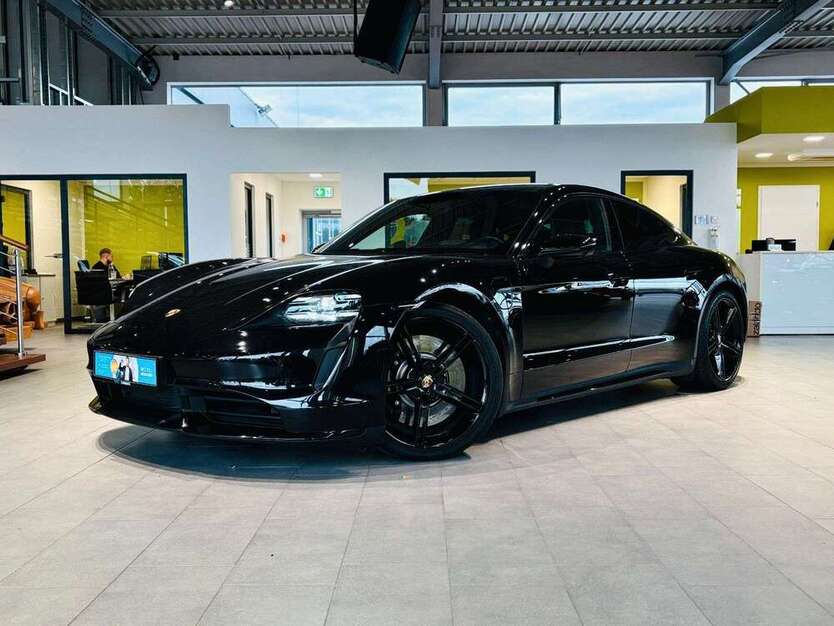 Porsche Taycan 71.207 km 78.995 € HERFORD 32052