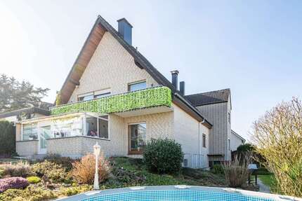 Haus Bielefeld Heepen - 9 Zimmer, 305 m&sup2;, 449.900&euro; | Angebot:26410924
