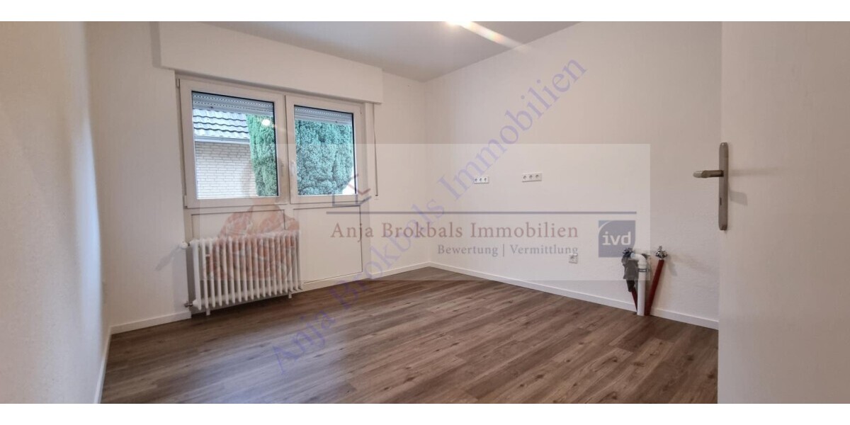 Gütersloh: Erdgeschoss mit Garten und Garage in einem 2 Familienhaus, stadtnahe Lage am Grüngürtel 4.5 zimmer