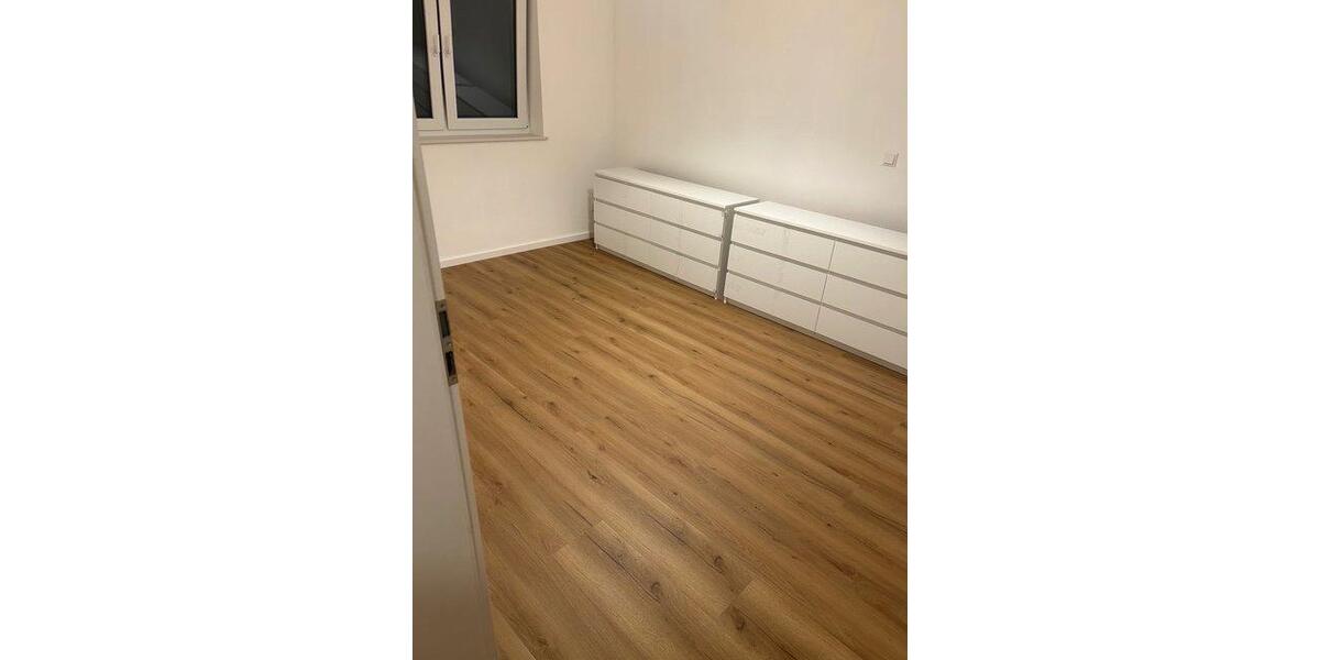 Einfamilienhaus Halle - 12 Zimmer, 208 m&sup2;, 1.950&euro; | Angebot:26434500
