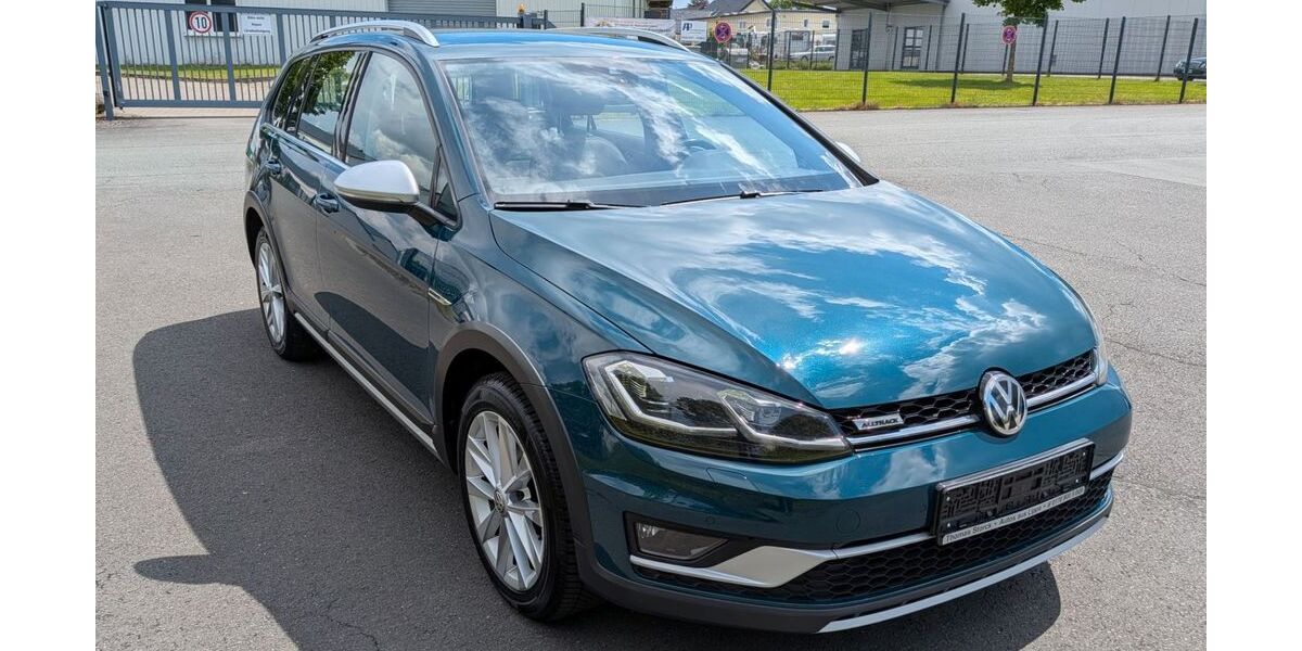 VW Golf 146.000 km 15.690 &euro; Lage 32791
