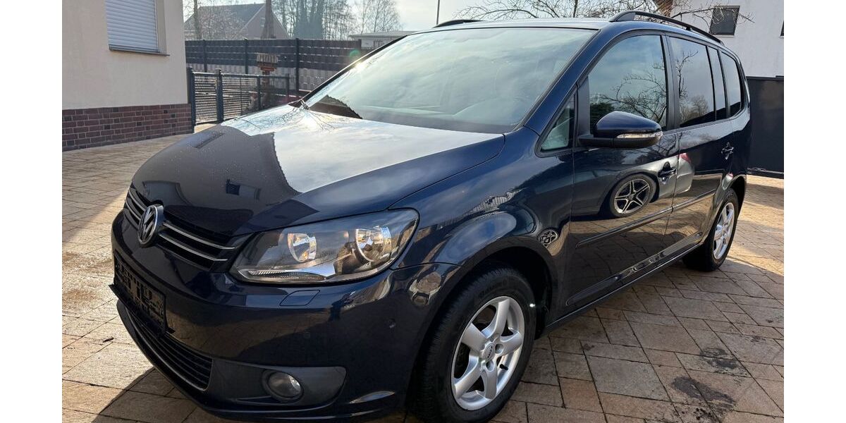 VW Touran 153.411 km 11.799 &euro; Versmold 33775
