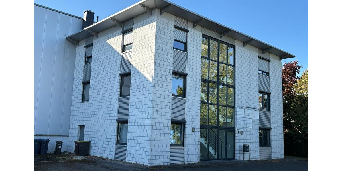 Büro im Erdgeschoss 100 zimmer