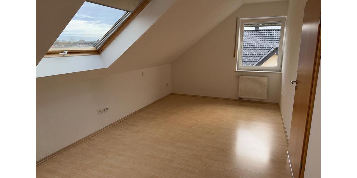 Dachgeschoßwohnung Schloß Holte-Stukenbrock Stukenbrock - 3 Zimmer, 82 m&sup2;, 255.000&euro; | Angebot:23190968