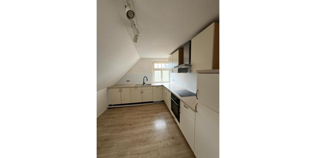 Dachgeschoßwohnung Lage - 2 Zimmer, 50 m&sup2;, 500&euro; | Angebot:26338398