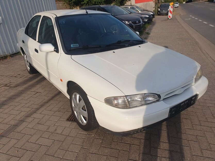 Ford Mondeo 127.000 km 799 € Melle 49324