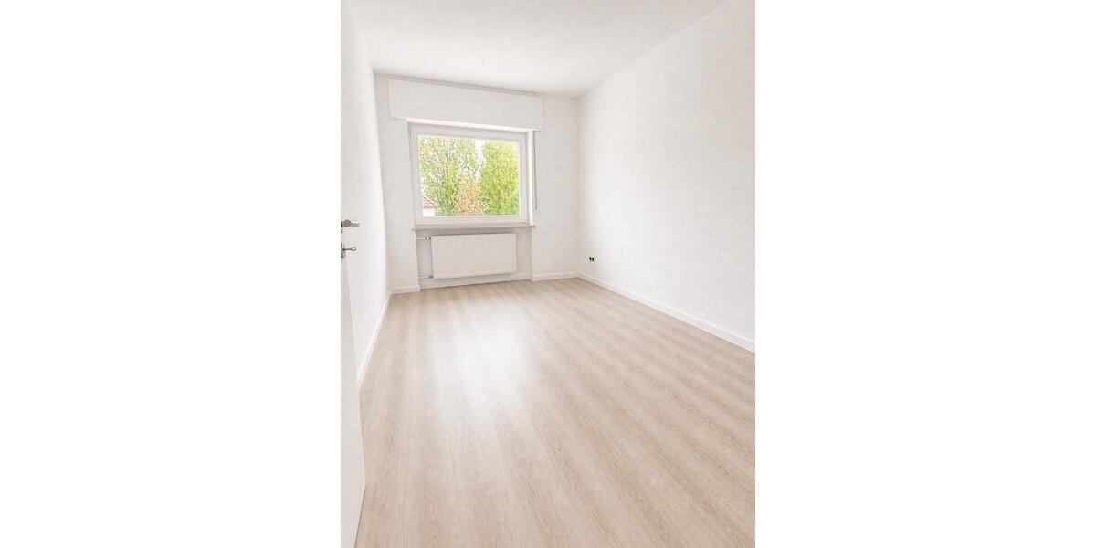 Erdgeschoßwohnung Hüllhorst - 4 Zimmer, 110 m&sup2;, 800&euro; | Angebot:26414520