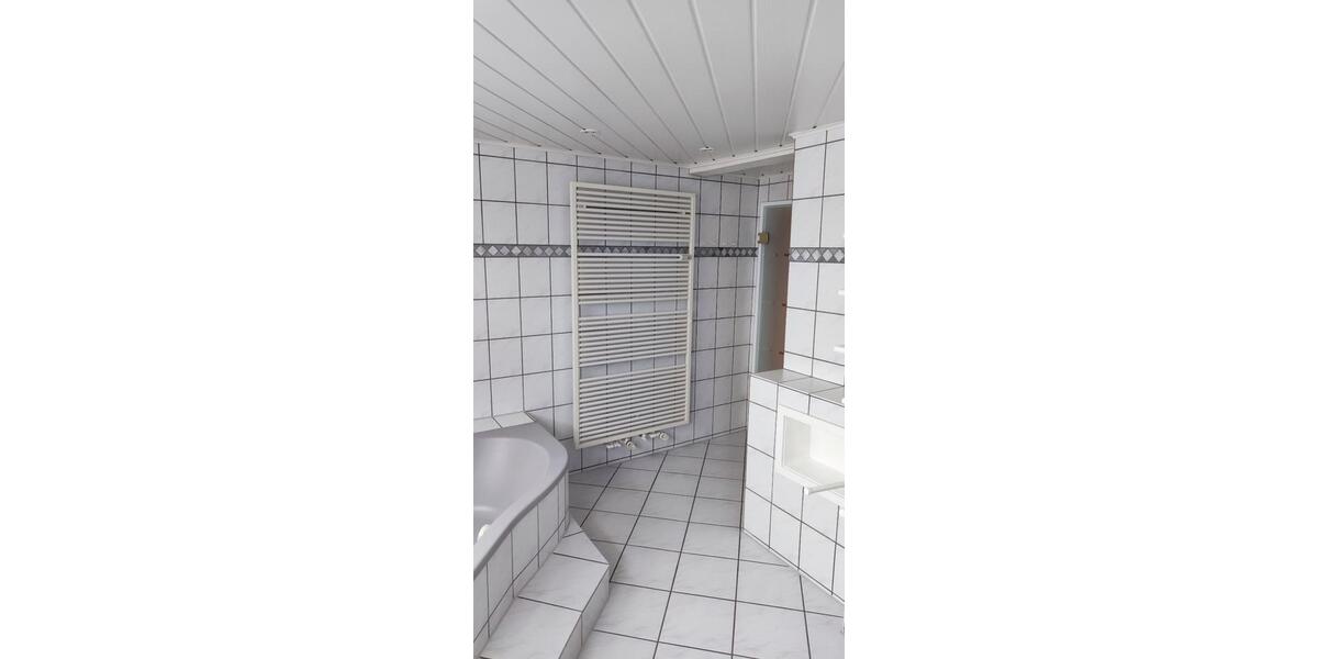 Dachgeschoßwohnung Schloß Holte-Stukenbrock Stukenbrock - 2 Zimmer, 69 m&sup2;, 485&euro; | Angebot:25637289