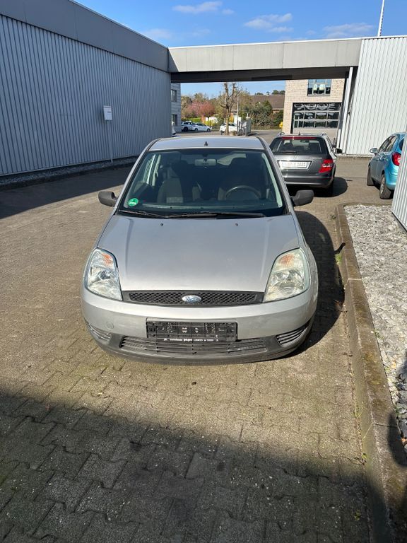 Ford Fiesta 163.000 km 800 € Harsewinkel 33428