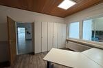 Von innen und von außen frisch renovierter Gewerbestandort – Ideale Anbindung zimmer