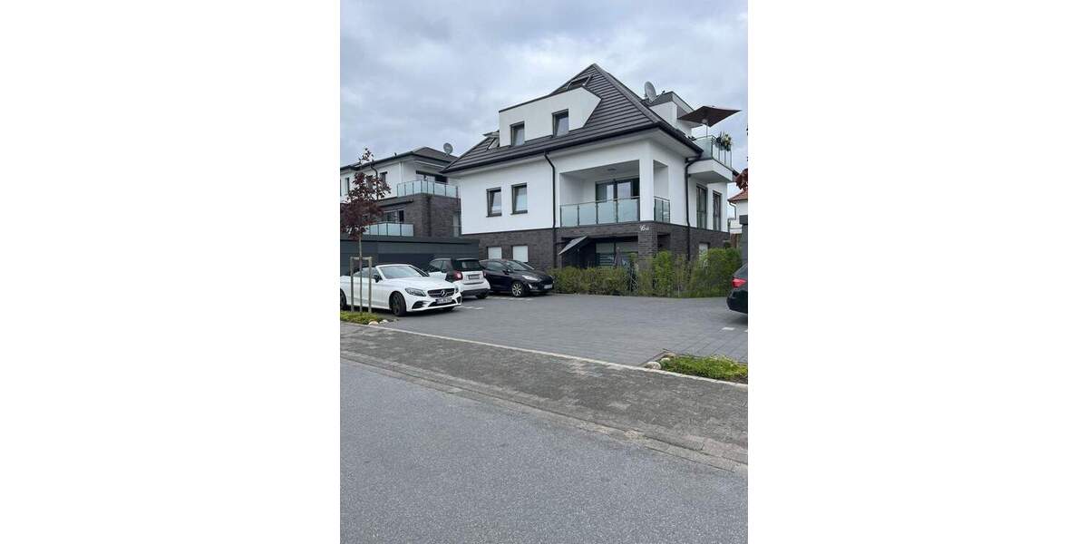 neuwertige Obergeschosswohnung 3 zimmer