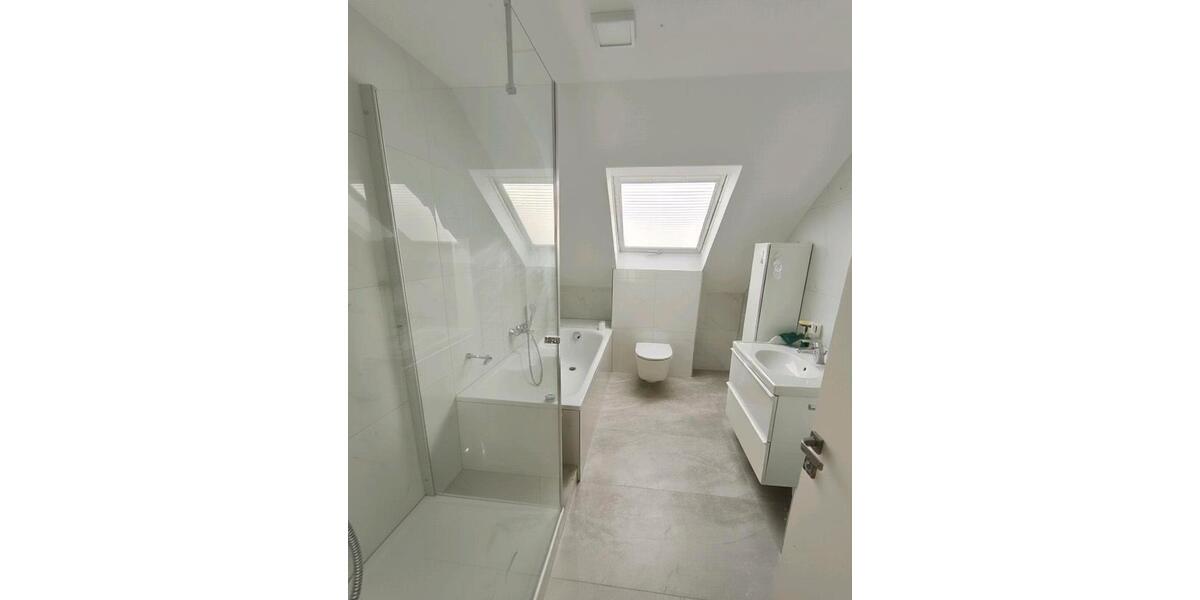 Einfamilienhaus mit 6 Zimmern Garage,Terrasse,Balkon SPIELSTRASSE 6 zimmer