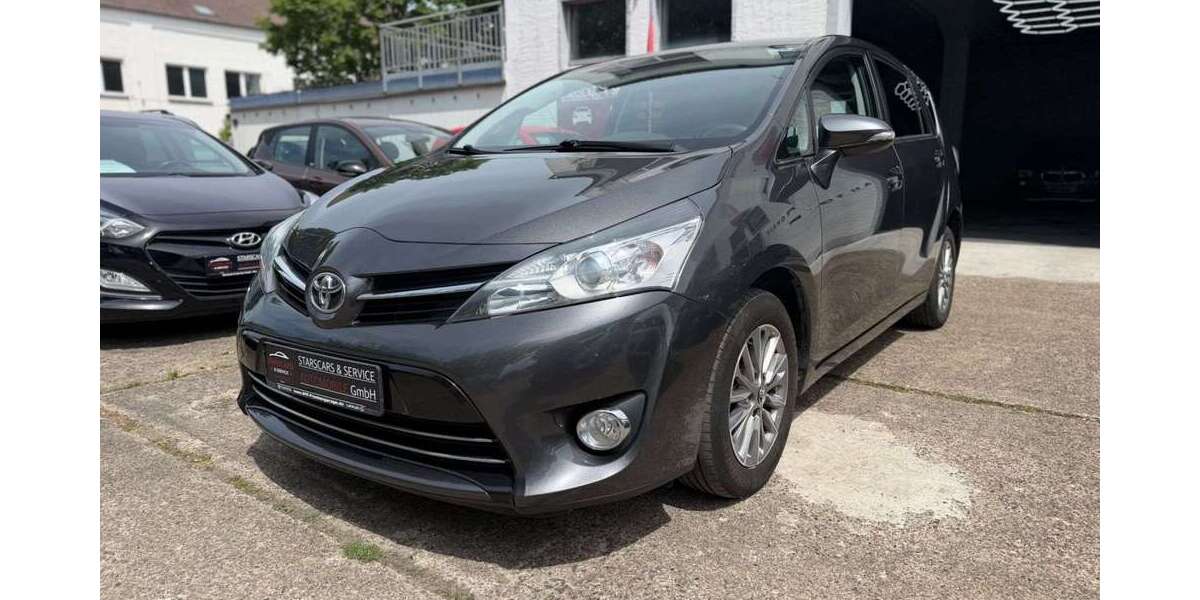 Toyota Verso 122.000 km 11.750 &euro; Lage 32791