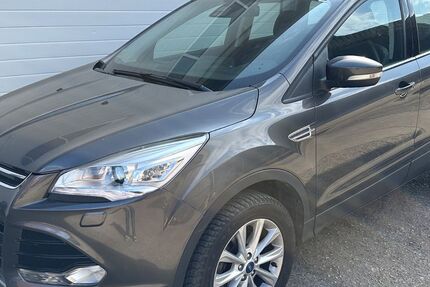 Ford Kuga 62.000 km 8.590 € Rietberg 33397