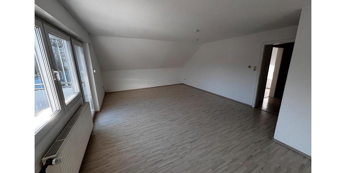 Dachgeschoßwohnung Bad Oeynhausen - 3 Zimmer, 82 m&sup2;, 950&euro; | Angebot:25389708