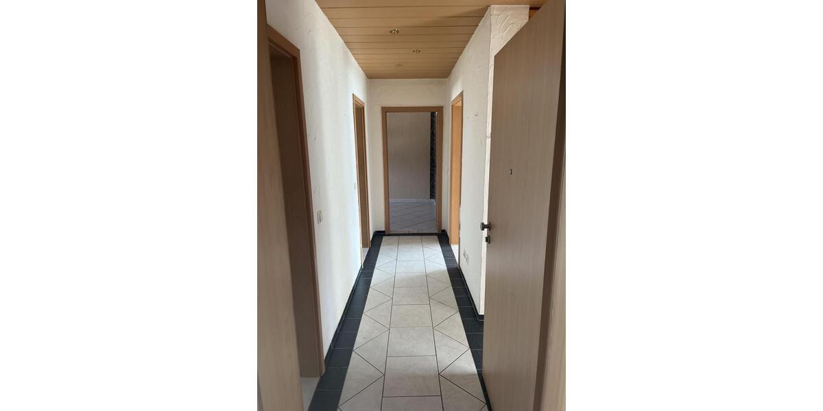 Etagenwohnung Bünde - 3 Zimmer, 75 m&sup2;, 790&euro; | Angebot:25981438