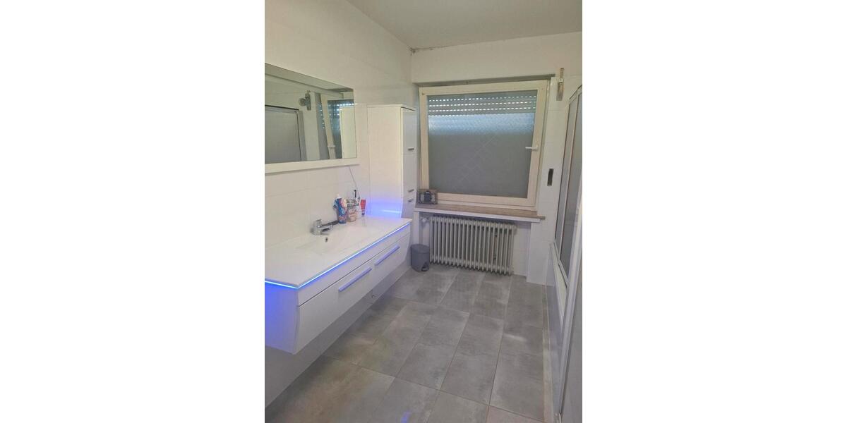 Reihenhaus Detmold - 6 Zimmer, 178 m&sup2;, 360.000&euro; | Angebot:25164736