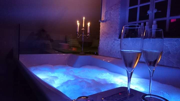 Exklusiv und außergewöhnlich: Anwesen direkt am Axtbach mit Beach und Erdmännchen (-gehege) 4 zimmer