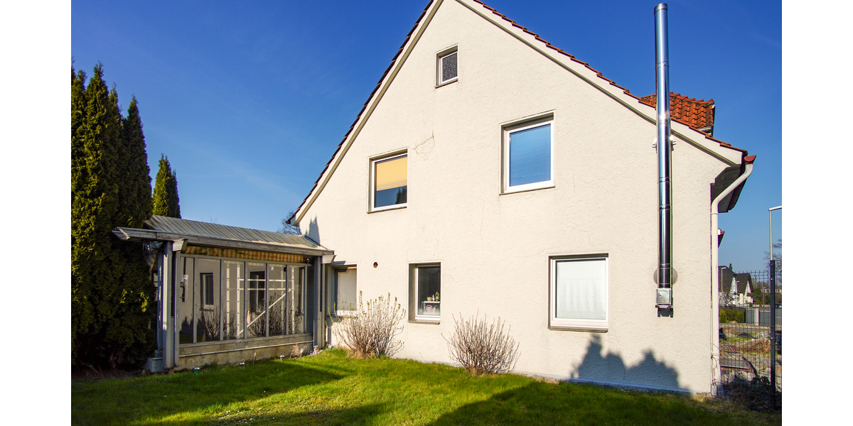 Ein- bis Zweifamilienhaus mit Wintergarten, großem Grundstück und vielseitigen Nutzungsmöglichkeiten - Zweifamilienhaus Löhne | Angebot:26381348