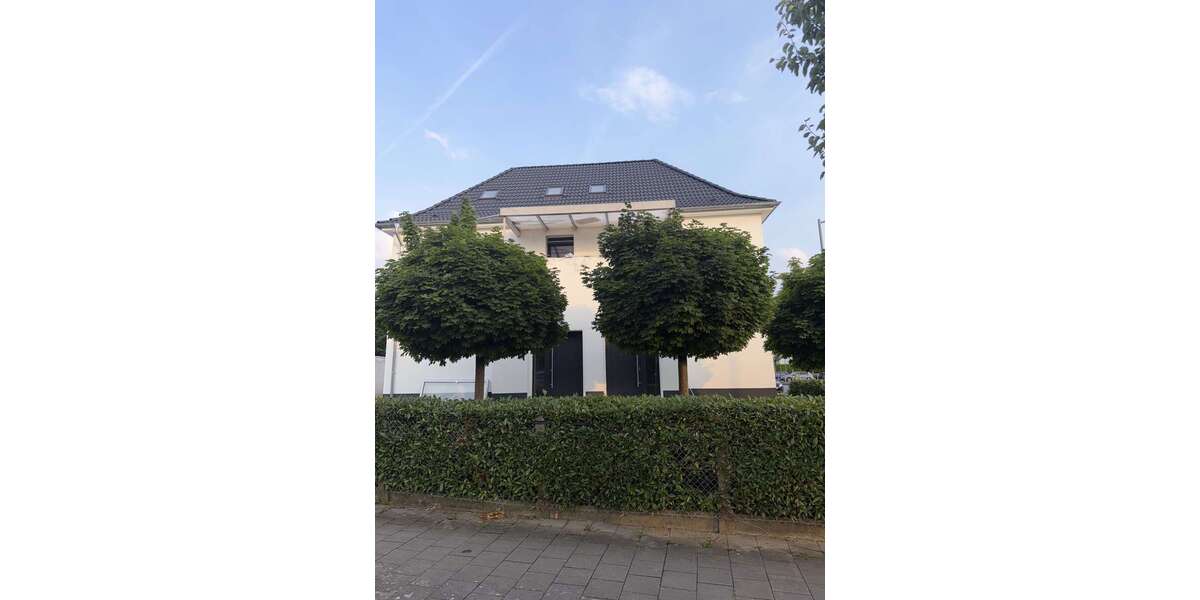 Etagenwohnung Bünde - 6 Zimmer, 160 m&sup2;, 1.700&euro; | Angebot:27151247