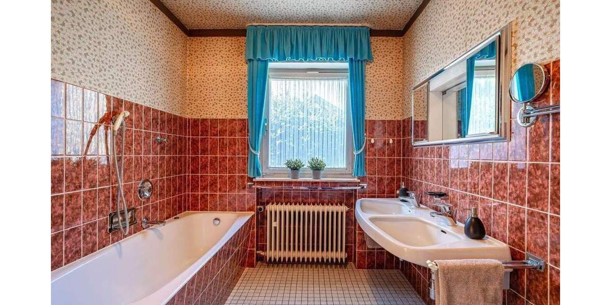 Einfamilienhaus Steinhagen Amshausen - 7 Zimmer, 281 m&sup2;, 419.000&euro; | Angebot:25525117