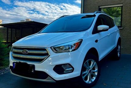 Ford Kuga 76.000 km 13.600 € Bielefeld 33659