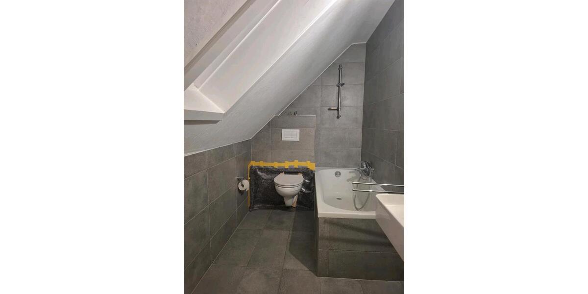 Dachgeschoßwohnung Bad Salzuflen Biemsen-Ahmsen - 2 Zimmer, 80 m&sup2;, 800&euro; | Angebot:24890848