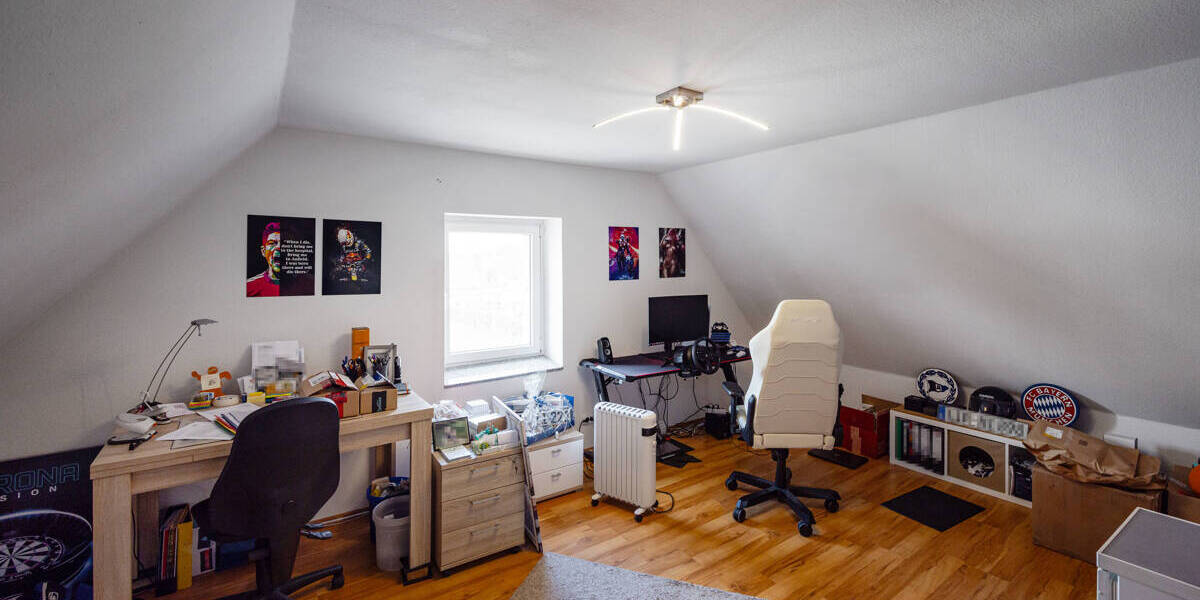 Mehrfamilienhaus, Wohnhaus Leopoldshöhe Asemissen - 9 Zimmer, 184 m&sup2;, 325.000&euro; | Angebot:25957622