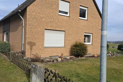 Haus Bielefeld Heepen - 3 Zimmer, 160 m&sup2;, 300.000&euro; | Angebot:25307672